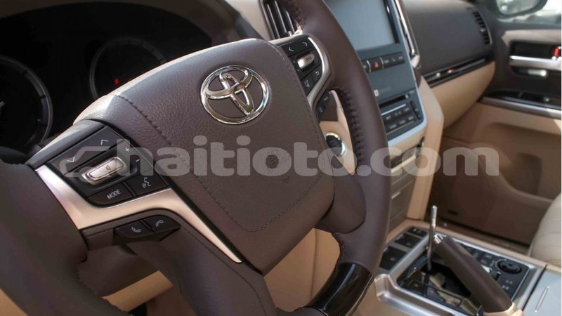 Big with watermark toyota land cruiser artibonite import dubai 2046