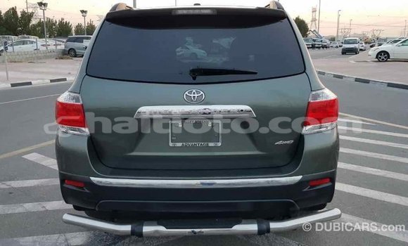 Acheter Import Voiture Toyota Highlander Vert à Import - Dubai, Artibonite Acheter Import Voiture Toyota Highlander Vert à Import - Dubai, Artibonite
