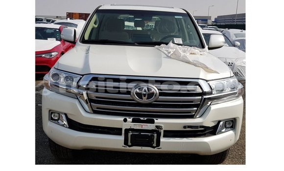 Acheter Import Voiture Toyota Land Cruiser Blanc à Import - Dubai, Artibonite Acheter Import Voiture Toyota Land Cruiser Blanc à Import - Dubai, Artibonite