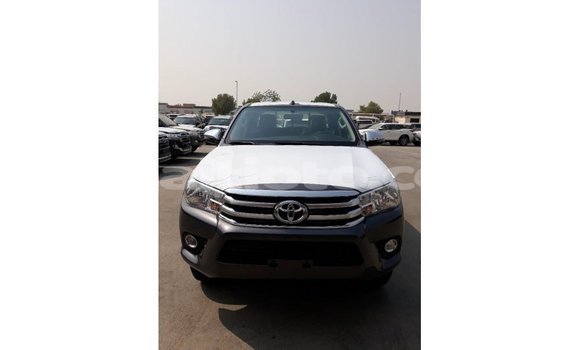 Acheter Import Voiture Toyota Hilux Noir à Import - Dubai, Artibonite Acheter Import Voiture Toyota Hilux Noir à Import - Dubai, Artibonite