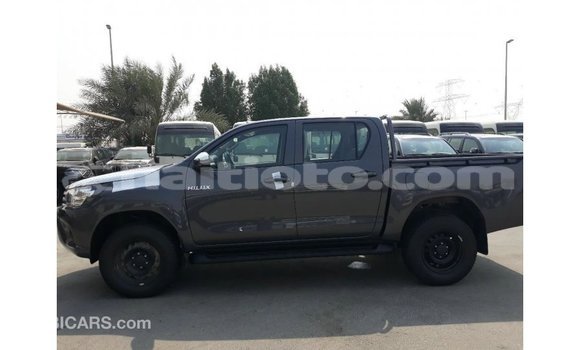 Acheter Import Voiture Toyota Hilux Noir à Import - Dubai, Artibonite Acheter Import Voiture Toyota Hilux Noir à Import - Dubai, Artibonite
