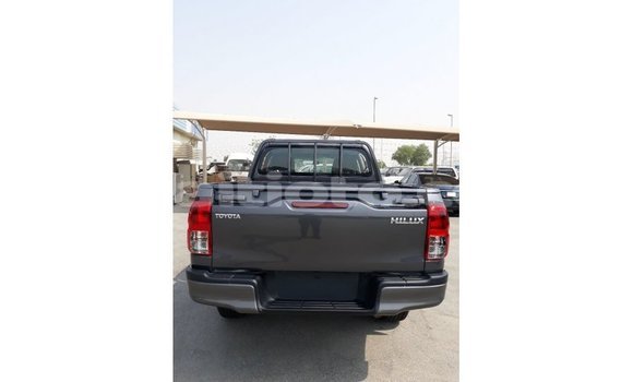Acheter Import Voiture Toyota Hilux Noir à Import - Dubai, Artibonite Acheter Import Voiture Toyota Hilux Noir à Import - Dubai, Artibonite