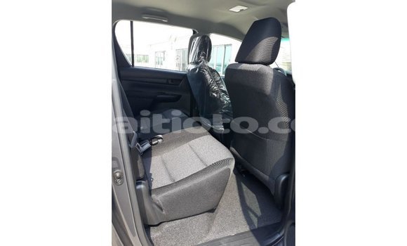 Acheter Import Voiture Toyota Hilux Noir à Import - Dubai, Artibonite Acheter Import Voiture Toyota Hilux Noir à Import - Dubai, Artibonite