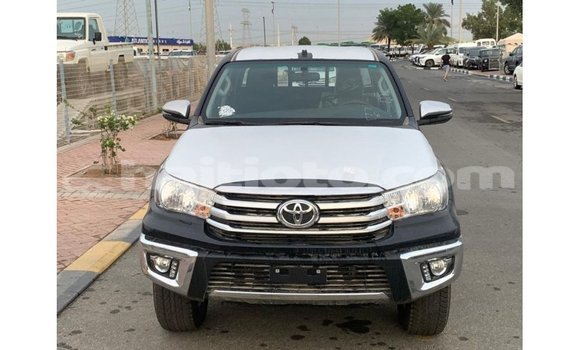 Acheter Import Voiture Toyota Hilux Noir à Import - Dubai, Artibonite Acheter Import Voiture Toyota Hilux Noir à Import - Dubai, Artibonite
