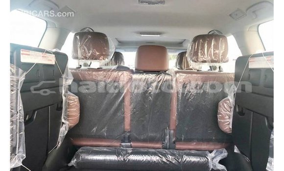 Acheter Import Voiture Toyota Land Cruiser Noir à Import - Dubai, Artibonite Acheter Import Voiture Toyota Land Cruiser Noir à Import - Dubai, Artibonite