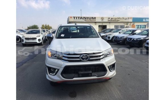 Acheter Import Voiture Toyota Hilux Blanc à Import - Dubai, Artibonite Acheter Import Voiture Toyota Hilux Blanc à Import - Dubai, Artibonite