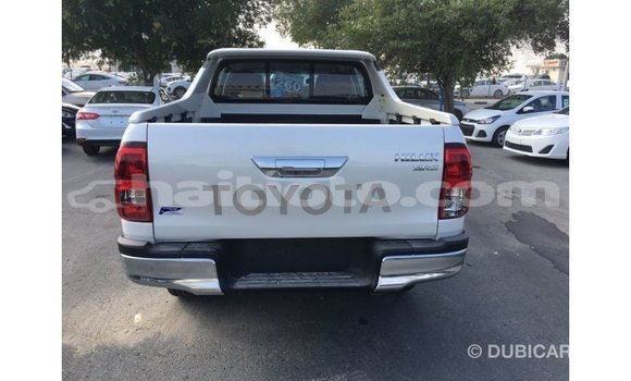 Acheter Import Voiture Toyota Hilux Blanc à Import - Dubai, Artibonite Acheter Import Voiture Toyota Hilux Blanc à Import - Dubai, Artibonite