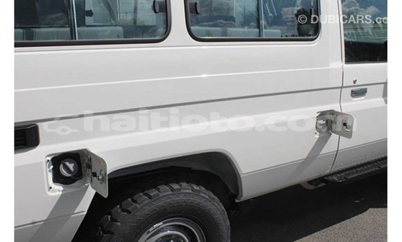 Buy Import Toyota Land Cruiser White Car in Import - Dubai in Artibonite Buy Import Toyota Land Cruiser White Car in Import - Dubai in Artibonite