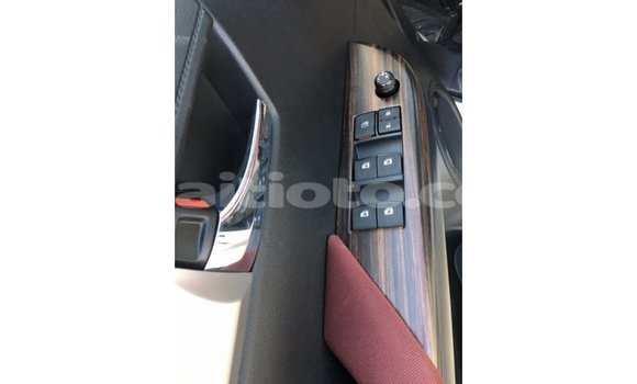 Acheter Import Voiture Toyota Hilux Blanc à Import - Dubai, Artibonite Acheter Import Voiture Toyota Hilux Blanc à Import - Dubai, Artibonite