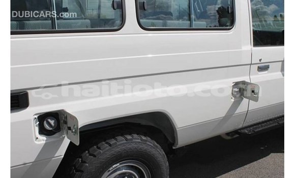 Buy Import Toyota Land Cruiser White Car in Import - Dubai in Artibonite Buy Import Toyota Land Cruiser White Car in Import - Dubai in Artibonite