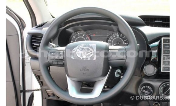 Buy Import Toyota Hilux White Car in Import - Dubai in Artibonite Buy Import Toyota Hilux White Car in Import - Dubai in Artibonite
