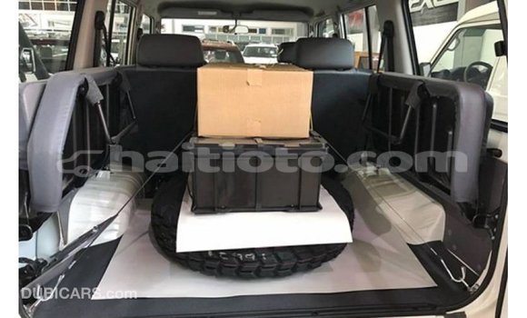 Buy Import Toyota Land Cruiser White Car in Import - Dubai in Artibonite Buy Import Toyota Land Cruiser White Car in Import - Dubai in Artibonite