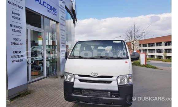 Buy Import Toyota Hiace White Car in Import - Dubai in Artibonite Buy Import Toyota Hiace White Car in Import - Dubai in Artibonite