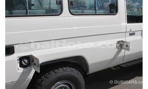 Buy Import Toyota Land Cruiser White Car in Import - Dubai in Artibonite Buy Import Toyota Land Cruiser White Car in Import - Dubai in Artibonite