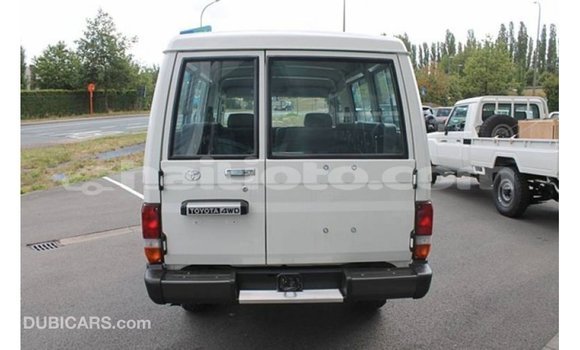 Buy Import Toyota Land Cruiser White Car in Import - Dubai in Artibonite Buy Import Toyota Land Cruiser White Car in Import - Dubai in Artibonite