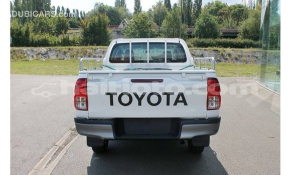 Buy Import Toyota Hilux White Car in Import - Dubai in Artibonite Buy Import Toyota Hilux White Car in Import - Dubai in Artibonite