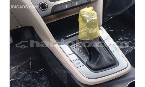 Acheter Import Voiture Hyundai Elantra Blanc à Import - Dubai, Artibonite Acheter Import Voiture Hyundai Elantra Blanc à Import - Dubai, Artibonite