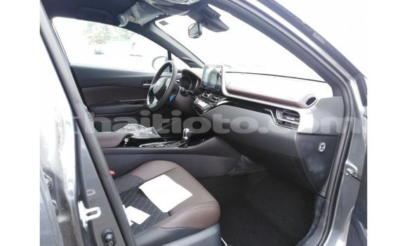 Acheter Import Voiture Toyota C-HR Autre à Import - Dubai, Artibonite Acheter Import Voiture Toyota C-HR Autre à Import - Dubai, Artibonite