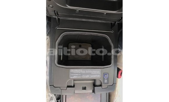 Acheter Import Voiture Toyota Land Cruiser Noir à Import - Dubai, Artibonite Acheter Import Voiture Toyota Land Cruiser Noir à Import - Dubai, Artibonite