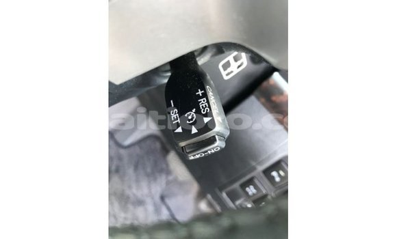 Acheter Import Voiture Toyota Land Cruiser Noir à Import - Dubai, Artibonite Acheter Import Voiture Toyota Land Cruiser Noir à Import - Dubai, Artibonite