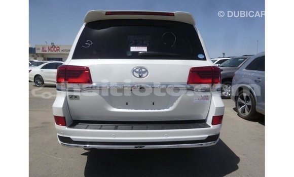 Acheter Import Voiture Toyota Land Cruiser Blanc à Import - Dubai, Artibonite Acheter Import Voiture Toyota Land Cruiser Blanc à Import - Dubai, Artibonite