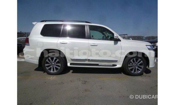 Acheter Import Voiture Toyota Land Cruiser Blanc à Import - Dubai, Artibonite Acheter Import Voiture Toyota Land Cruiser Blanc à Import - Dubai, Artibonite