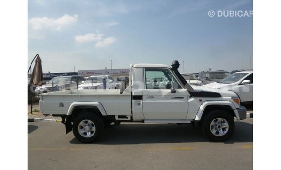 Acheter Import Voiture Toyota Land Cruiser Blanc à Import - Dubai, Artibonite Acheter Import Voiture Toyota Land Cruiser Blanc à Import - Dubai, Artibonite
