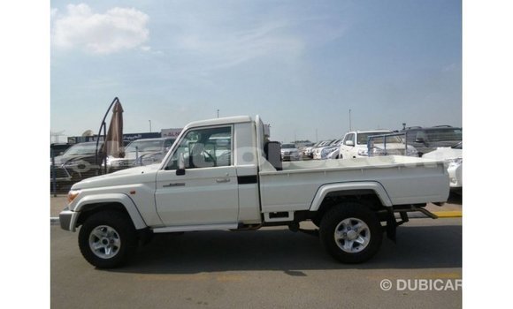 Acheter Import Voiture Toyota Land Cruiser Blanc à Import - Dubai, Artibonite Acheter Import Voiture Toyota Land Cruiser Blanc à Import - Dubai, Artibonite