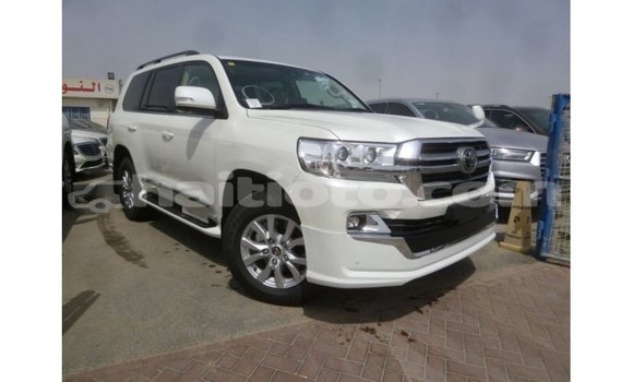 Acheter Import Voiture Toyota Land Cruiser Blanc à Import - Dubai, Artibonite Acheter Import Voiture Toyota Land Cruiser Blanc à Import - Dubai, Artibonite