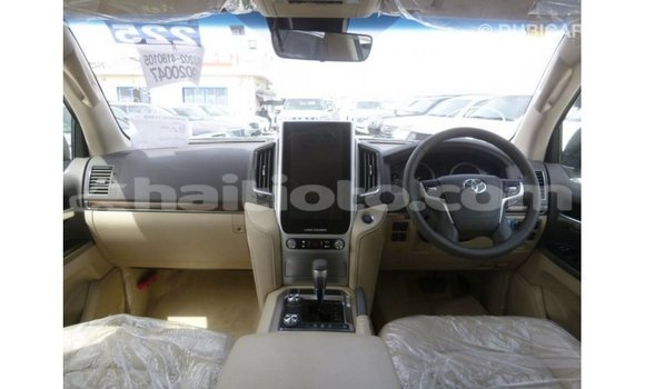 Acheter Import Voiture Toyota Land Cruiser Blanc à Import - Dubai, Artibonite Acheter Import Voiture Toyota Land Cruiser Blanc à Import - Dubai, Artibonite