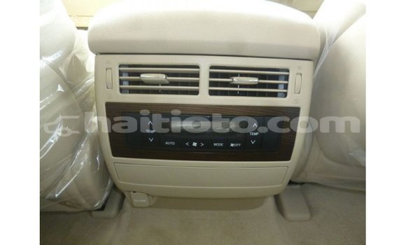 Acheter Import Voiture Toyota Land Cruiser Blanc à Import - Dubai, Artibonite Acheter Import Voiture Toyota Land Cruiser Blanc à Import - Dubai, Artibonite