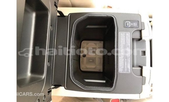 Acheter Import Voiture Toyota Land Cruiser Noir à Import - Dubai, Artibonite Acheter Import Voiture Toyota Land Cruiser Noir à Import - Dubai, Artibonite