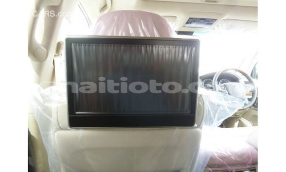 Acheter Import Voiture Toyota Land Cruiser Blanc à Import - Dubai, Artibonite Acheter Import Voiture Toyota Land Cruiser Blanc à Import - Dubai, Artibonite