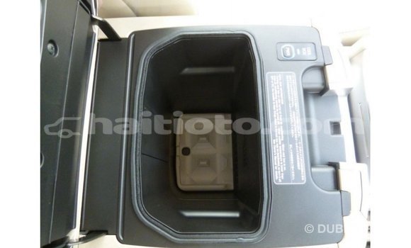 Acheter Import Voiture Toyota Land Cruiser Blanc à Import - Dubai, Artibonite Acheter Import Voiture Toyota Land Cruiser Blanc à Import - Dubai, Artibonite