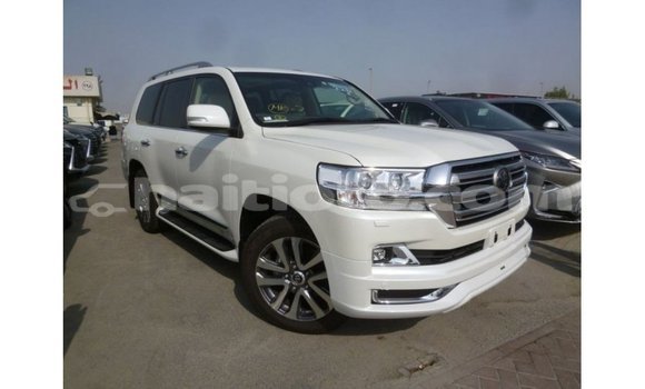 Acheter Import Voiture Toyota Land Cruiser Blanc à Import - Dubai, Artibonite Acheter Import Voiture Toyota Land Cruiser Blanc à Import - Dubai, Artibonite