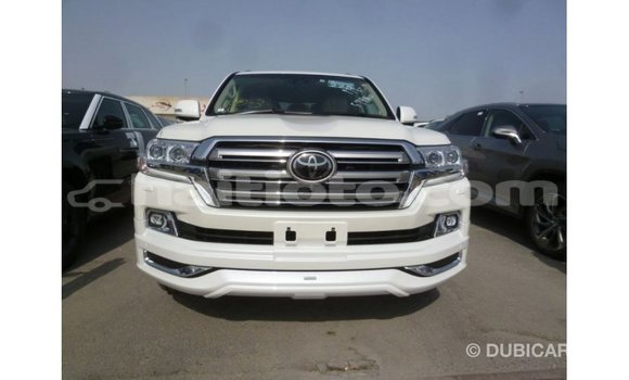 Acheter Import Voiture Toyota Land Cruiser Blanc à Import - Dubai, Artibonite Acheter Import Voiture Toyota Land Cruiser Blanc à Import - Dubai, Artibonite