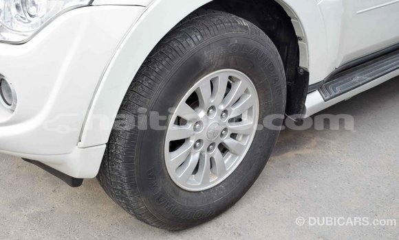 Acheter Import Voiture Mitsubishi Pajero Blanc à Import - Dubai, Artibonite