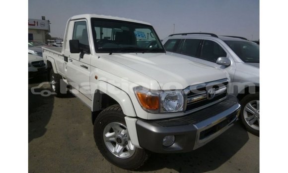 Acheter Import Voiture Toyota Land Cruiser Blanc à Import - Dubai, Artibonite Acheter Import Voiture Toyota Land Cruiser Blanc à Import - Dubai, Artibonite