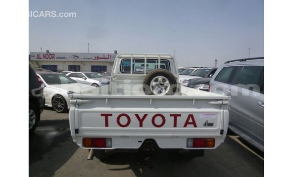 Acheter Import Voiture Toyota Land Cruiser Blanc à Import - Dubai, Artibonite Acheter Import Voiture Toyota Land Cruiser Blanc à Import - Dubai, Artibonite