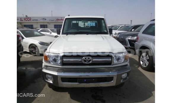 Acheter Import Voiture Toyota Land Cruiser Blanc à Import - Dubai, Artibonite Acheter Import Voiture Toyota Land Cruiser Blanc à Import - Dubai, Artibonite