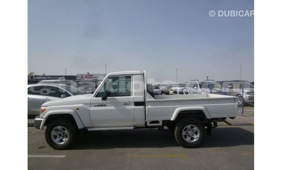 Acheter Import Voiture Toyota Land Cruiser Blanc à Import - Dubai, Artibonite Acheter Import Voiture Toyota Land Cruiser Blanc à Import - Dubai, Artibonite