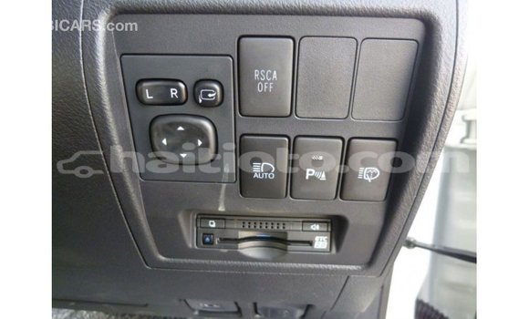 Acheter Import Voiture Toyota Land Cruiser Blanc à Import - Dubai, Artibonite Acheter Import Voiture Toyota Land Cruiser Blanc à Import - Dubai, Artibonite