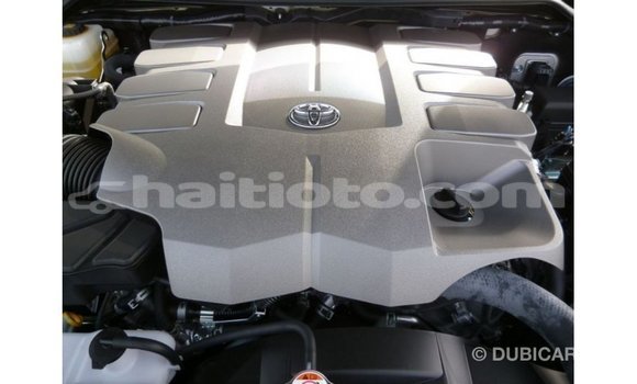 Acheter Import Voiture Toyota Land Cruiser Blanc à Import - Dubai, Artibonite Acheter Import Voiture Toyota Land Cruiser Blanc à Import - Dubai, Artibonite