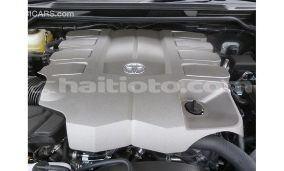 Acheter Import Voiture Toyota Land Cruiser Noir à Import - Dubai, Artibonite Acheter Import Voiture Toyota Land Cruiser Noir à Import - Dubai, Artibonite