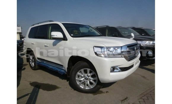 Acheter Import Voiture Toyota Land Cruiser Blanc à Import - Dubai, Artibonite Acheter Import Voiture Toyota Land Cruiser Blanc à Import - Dubai, Artibonite