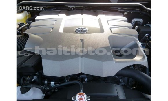 Acheter Import Voiture Toyota Land Cruiser Blanc à Import - Dubai, Artibonite Acheter Import Voiture Toyota Land Cruiser Blanc à Import - Dubai, Artibonite