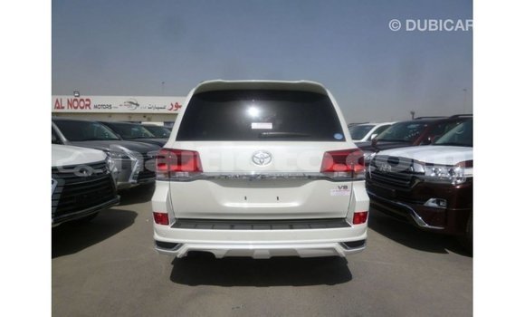 Acheter Import Voiture Toyota Land Cruiser Blanc à Import - Dubai, Artibonite Acheter Import Voiture Toyota Land Cruiser Blanc à Import - Dubai, Artibonite