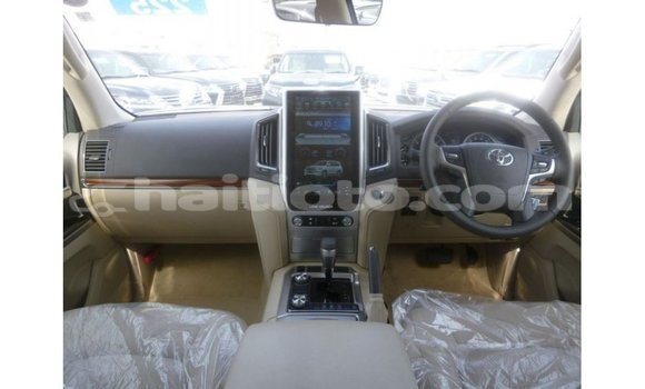 Acheter Import Voiture Toyota Land Cruiser Blanc à Import - Dubai, Artibonite Acheter Import Voiture Toyota Land Cruiser Blanc à Import - Dubai, Artibonite