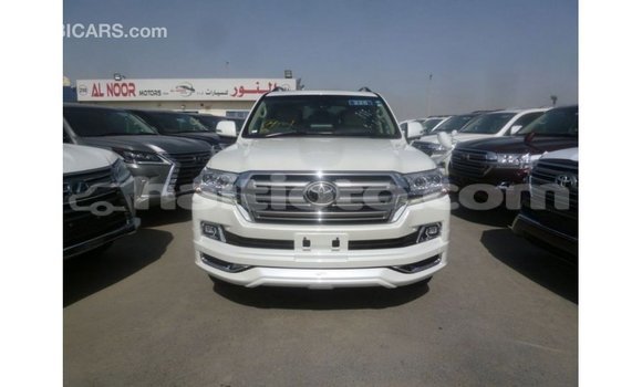 Acheter Import Voiture Toyota Land Cruiser Blanc à Import - Dubai, Artibonite Acheter Import Voiture Toyota Land Cruiser Blanc à Import - Dubai, Artibonite