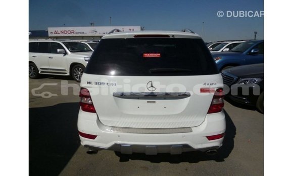 Acheter Import Voiture Mercedes-Benz 190 (W201) Blanc à Import - Dubai, Artibonite Acheter Import Voiture Mercedes-Benz 190 (W201) Blanc à Import - Dubai, Artibonite